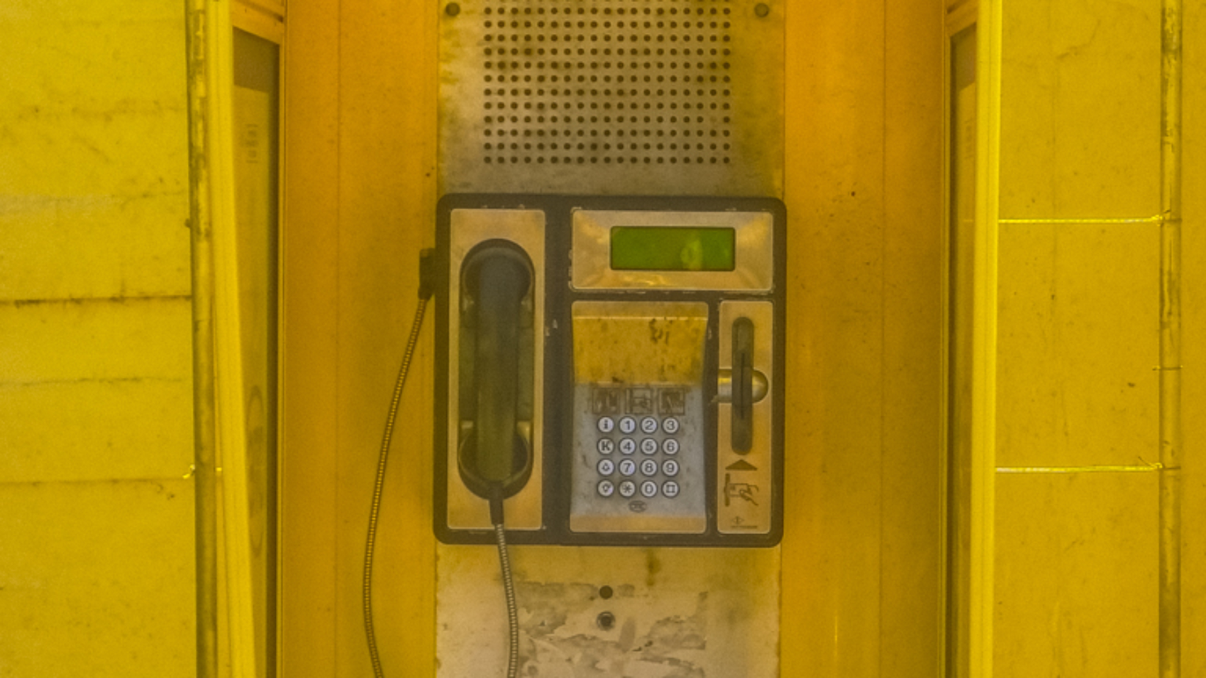Public Phone Koroni