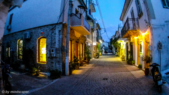 Perikles Rally in the Evening Light - Time for Shopping in Koro